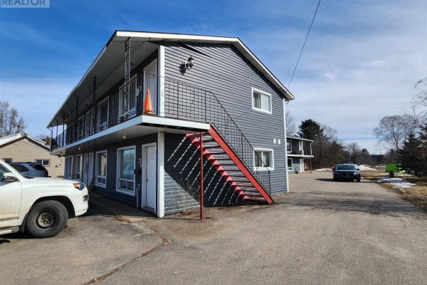 859 Trunk Rd, Sault Ste  Marie, ON, photo 3
