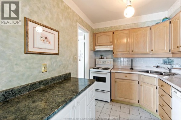 4pc Bathroom - 8591 Riverside Drive East Unit# 801, Windsor, ON N8S1G3 Photo 2