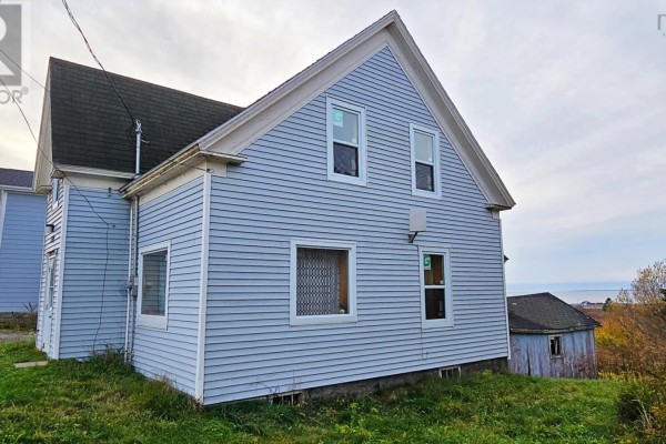 Primary Bedroom - 8599 Highway 1, Meteghan Centre, NS B0W2K0 Photo 5