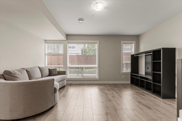 Living room - 86 8413 Midtown Way, Chilliwack Proper South, Chilliwack, BC V2P0G7 Photo 5