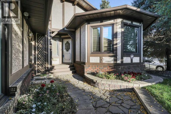 Kitchen - 86 Allison Crescent, Red Deer, AB T4R2G9 Photo 4