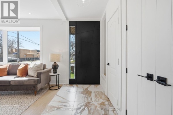 Primary Bedroom - 86 Edgecroft Road, Toronto, ON M8Z2C3 Photo 3