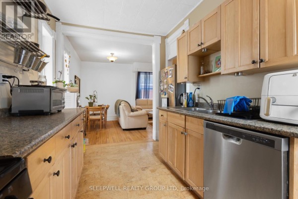 86 Fourth Avenue, Ottawa, ON K1S2L2 Photo 4