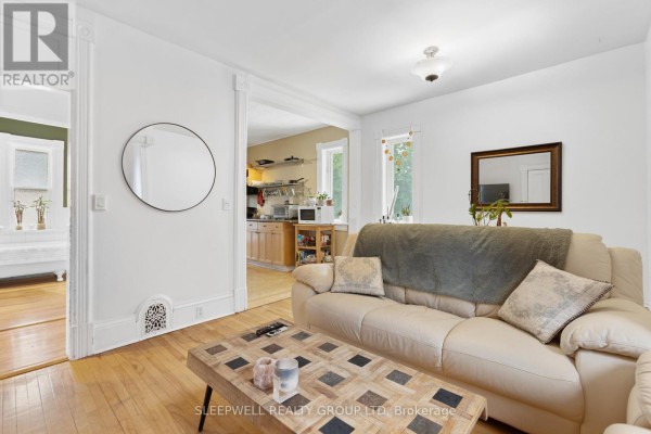 86 Fourth Avenue, Ottawa, ON K1S2L2 Photo 5