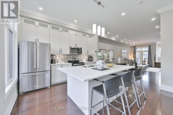 Living room - 86 Golden Trail, Vaughan, ON L6A5A1 Photo 3