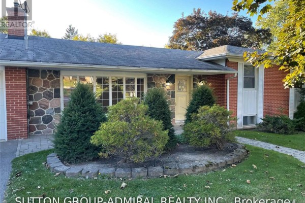 86 Hamilton Drive, Newmarket, ON L3Y3E8 Photo 3