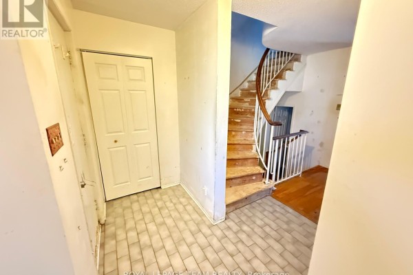 86 Hummingbird Crescent, Ottawa, ON K2J3A1 Photo 5