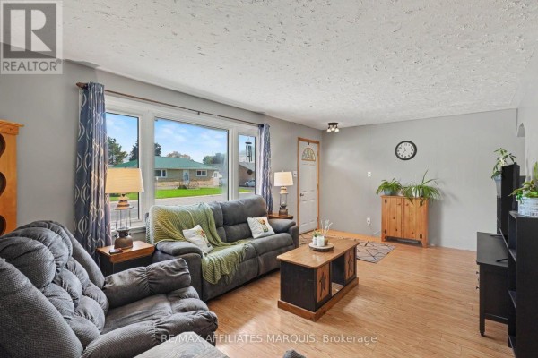 86 Jasper Avenue, Smiths Falls, ON K7A4E1 Photo 5