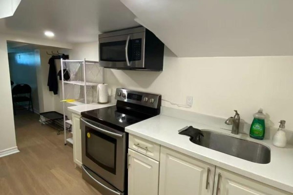 86 Santa Barbara Road, Toronto, ON M2N2C2 Photo 4