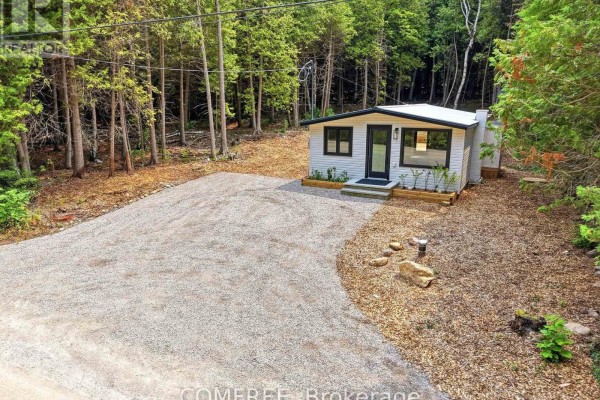 Bedroom 2 - 86 South Shore Road, Northern Bruce Peninsula, ON N0H1W0 Photo 2
