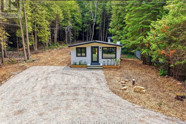 Kitchen - 86 South Shore Road, Northern Bruce Peninsula, ON N0H1W0 Photo 3