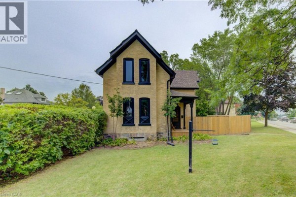 Family room - 86 St Andrews Street, Cambridge, ON N1S1M4 Photo 4