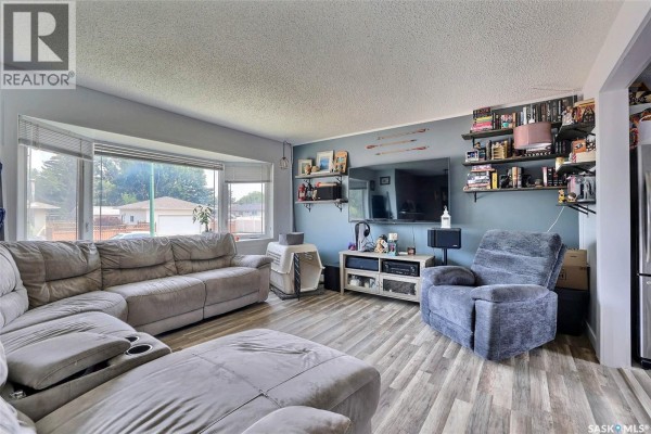 Living room - 86 Straub Crescent, Regina, SK S4T6S6 Photo 2