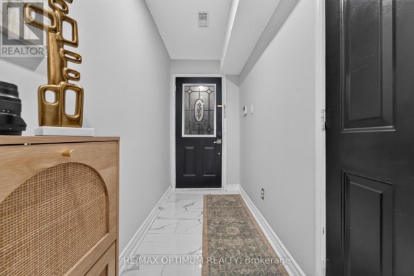 Kitchen - 86 Sufi Crescent, Toronto, ON M4A2X2 Photo 3