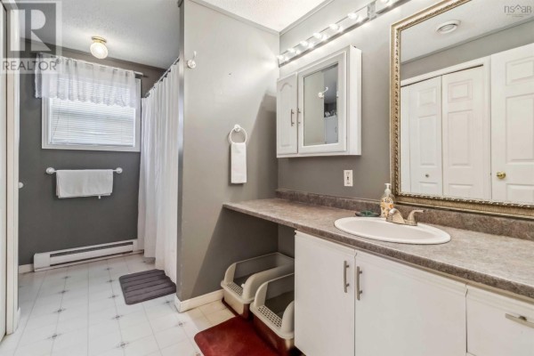 3pc Bathroom - 86 Thomson Drive, Bridgewater, NS B4V3X5 Photo 5