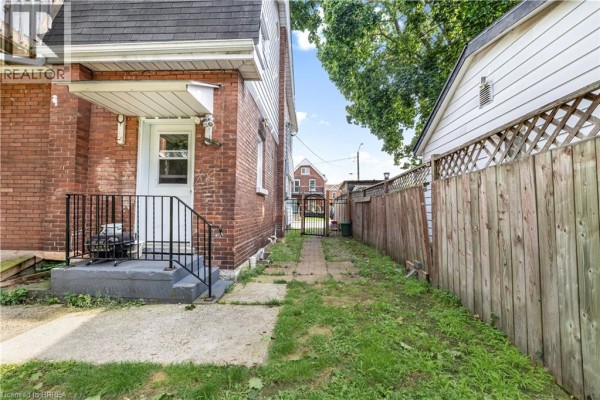 86 Victoria Street, Brantford, ON, photo 3