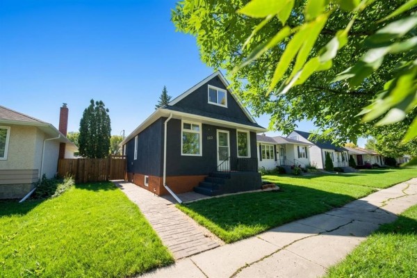 860 Cathedral Avenue, Winnipeg