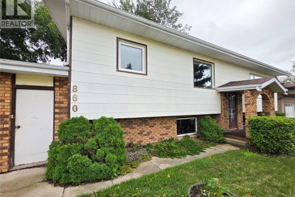 Kitchen - 860 Montreal Street, Melville, SK S0A2P0 Photo 3
