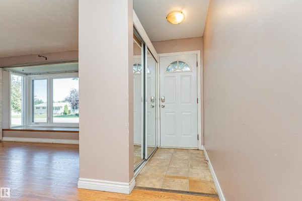 Dining room - 8610 157 St Nw, Edmonton, AB T5R2A5 Photo 2