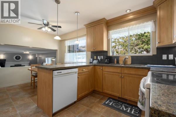 8611 Rideau Drive, Richmond, BC V7A4M6 Photo 4
