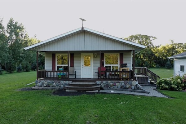 Eat in kitchen - 86150 A 104 Road N, Riding Mountain, MB R0J1T0 Photo 4