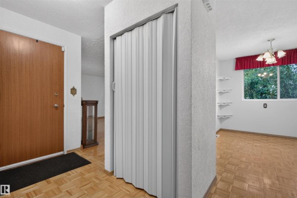 Bedroom 2 - 8628 135 Av Nw, Edmonton, AB T5E1N2 Photo 2