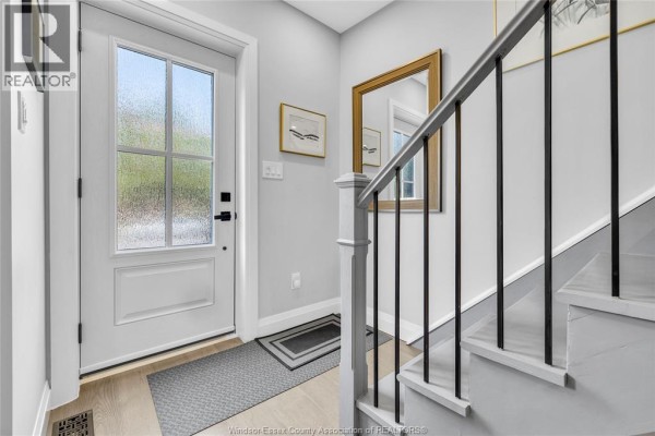 Mud room - 864 Monmouth, Windsor, ON N8Y3L4 Photo 5