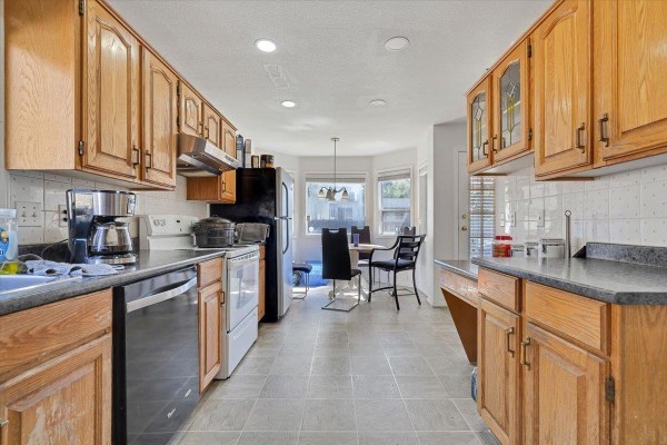 8648 140 Street, Surrey, BC V3W5L3 Photo 4