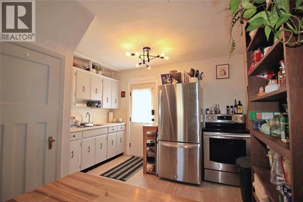 Living room - 865 Kipling Street, Warfield, BC V1R2A5 Photo 5