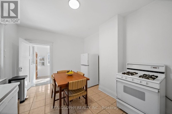 Bedroom 2 - 865 Pape Avenue, Toronto, ON M4K3T7 Photo 5