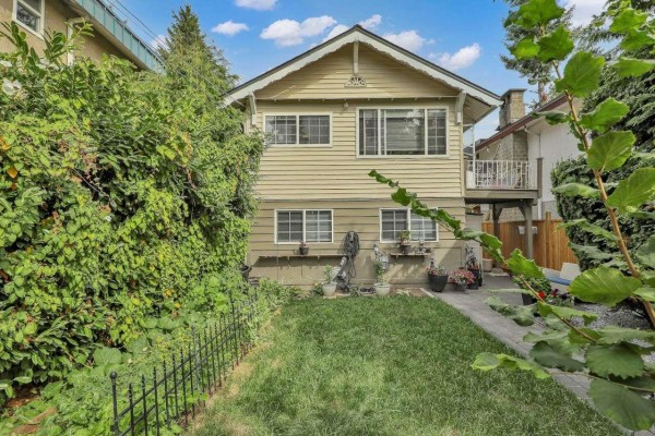 866 Finlay Street, White Rock, BC V4B4K2 Photo 2