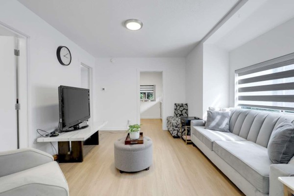 866 Finlay Street, White Rock, BC V4B4K2 Photo 5