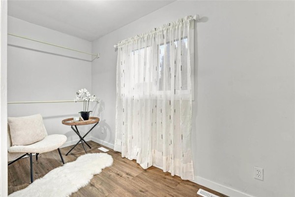 Bedroom - 866 Mountain Avenue, Winnipeg, MB R2X1C3 Photo 3