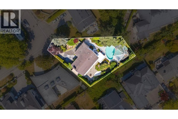 8660 Fairfax Crescent, Richmond, BC V7C1Y1 Photo 4