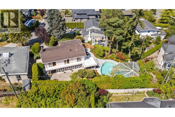 8660 Fairfax Crescent, Richmond, BC V7C1Y1 Photo 5