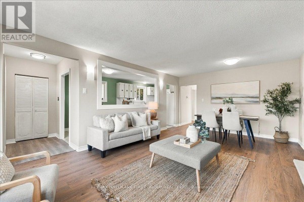 Bedroom 2 - 867 Chapleau Drive, Pickering, ON L1W1P6 Photo 5