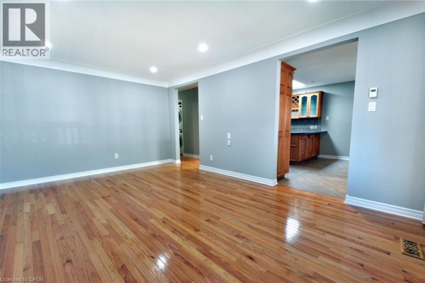 867 Upper Sherman Avenue, Hamilton, ON L8V3N2 Photo 5