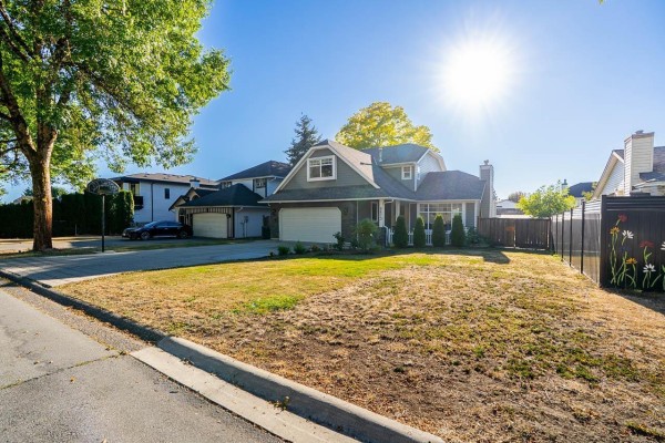 8673 150 Street, Surrey, BC V3S5G1 Photo 2