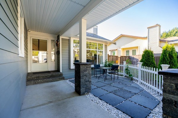 8673 150 Street, Surrey, BC V3S5G1 Photo 3