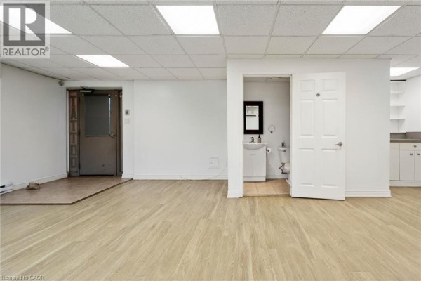 868 King Street W, Hamilton, ON, photo 3
