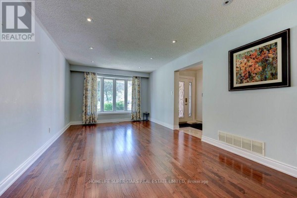 Dining room - 868 Kowal Drive, Mississauga, ON L5H3T4 Photo 2