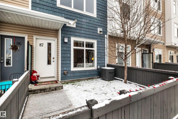 Kitchen - #87 600 Bellerose Dr, St  Albert, AB T8N7T5 Photo 3