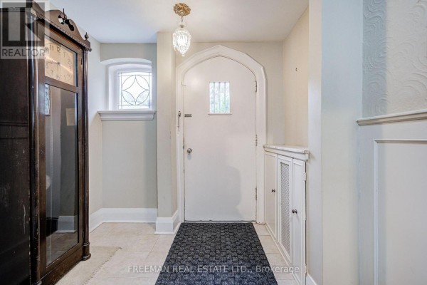 Bathroom - 87 Ava Road, Toronto, ON M6C1V7 Photo 4