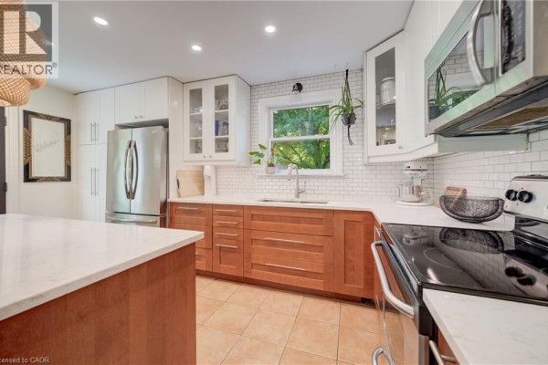 4pc Ensuite bath - 87 Brentwood Avenue, Kitchener, ON N2H2C7 Photo 5