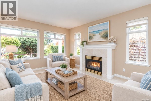 Living room - 87 Bridgewater Lane, Parksville, BC V9O2V9 Photo 2