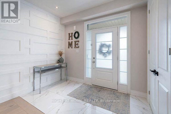 Living room - 87 Carondale Square, East Gwillimbury, ON L9N0X7 Photo 3