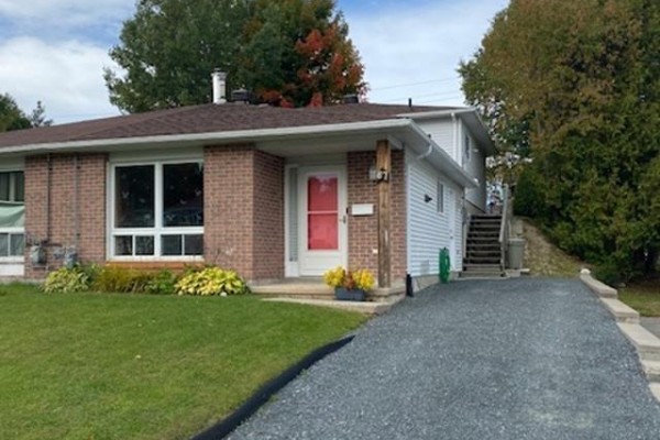 Living room - 87 Colwill Dr, Elliot Lake, ON P5A2Z9 Photo 2