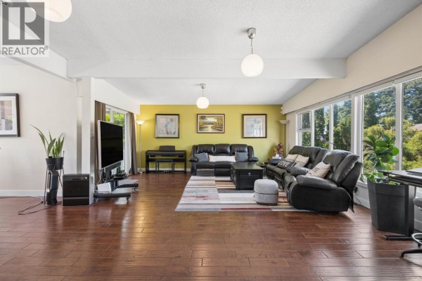 87 Mundy Street, Coquitlam, BC V3K5L5 Photo 5