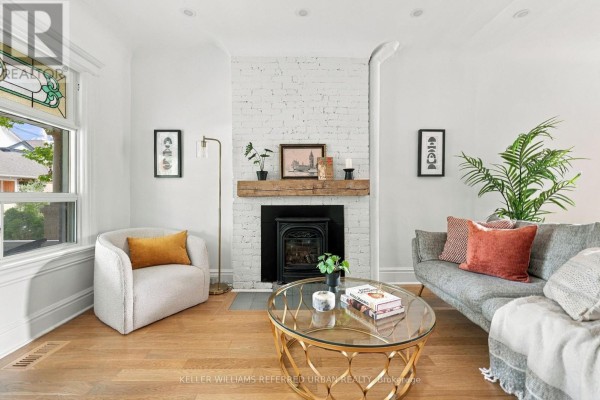 87 Olive Avenue, Toronto, ON M6G1V2 Photo 2