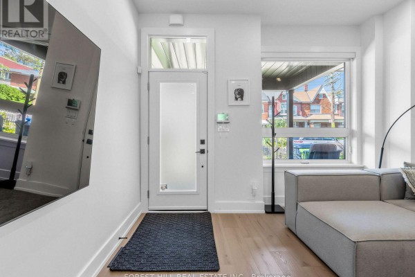 Kitchen - 87 Palmerston Avenue, Toronto, ON M6J2J2 Photo 3